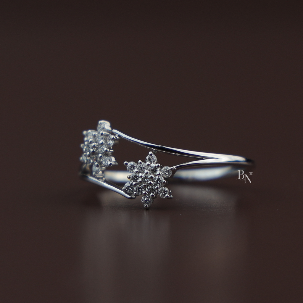 Lab Diamond Open Bypass Ring, 14K White Gold Star Cluster Ring, Modern Floral Wrap Ring, Dainty Stacking Ring, Personalized Bridal Gift