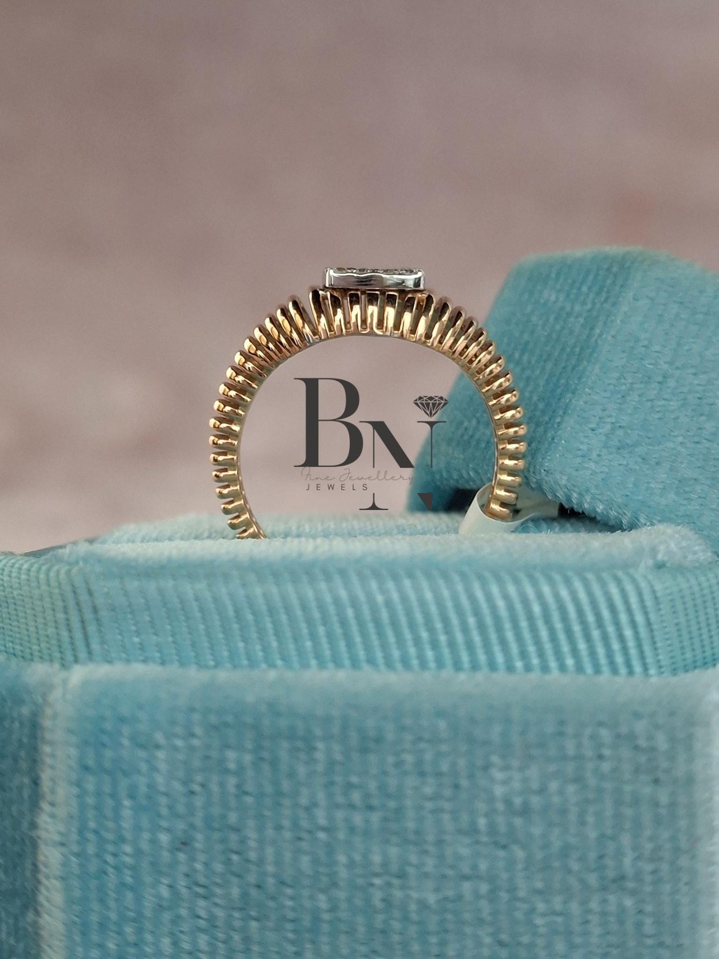 14K Solid Gold Lab-Grown Diamond Signet Ring – Women's Engagement & Anniversary Gift – Minimalist Bridal Statement