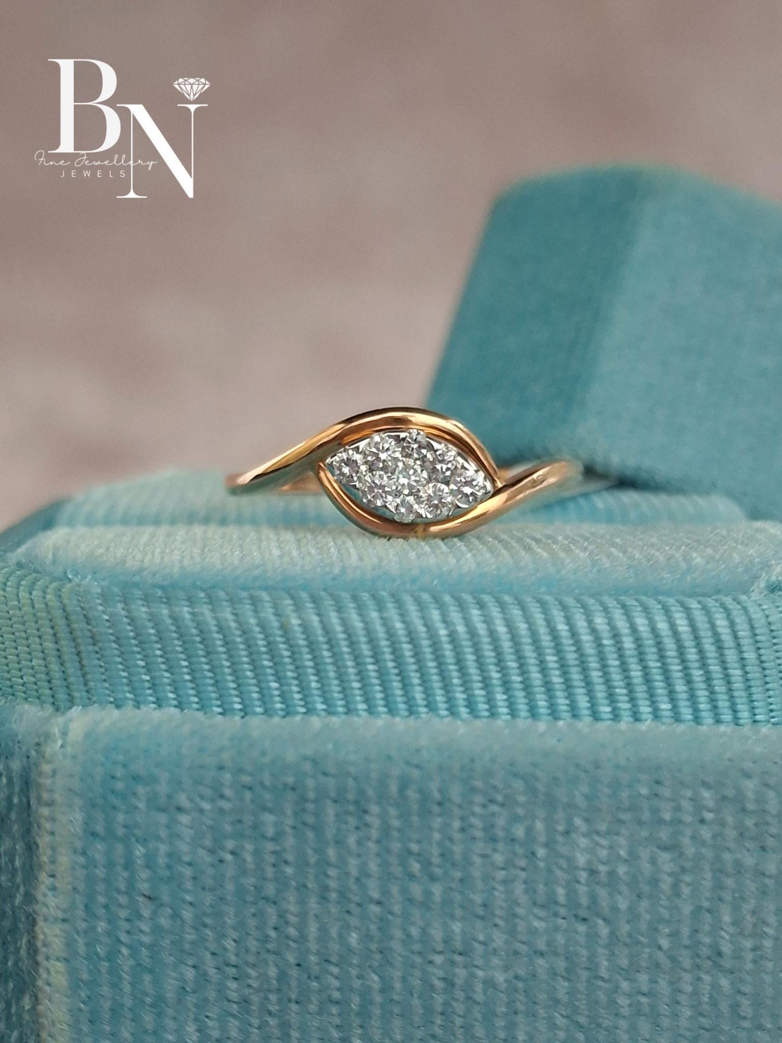 18K Gold Lab-Grown Diamond Signet Ring – Thin Gold Band Promise Ring – Simple Minimalist Diamond Ring for Women