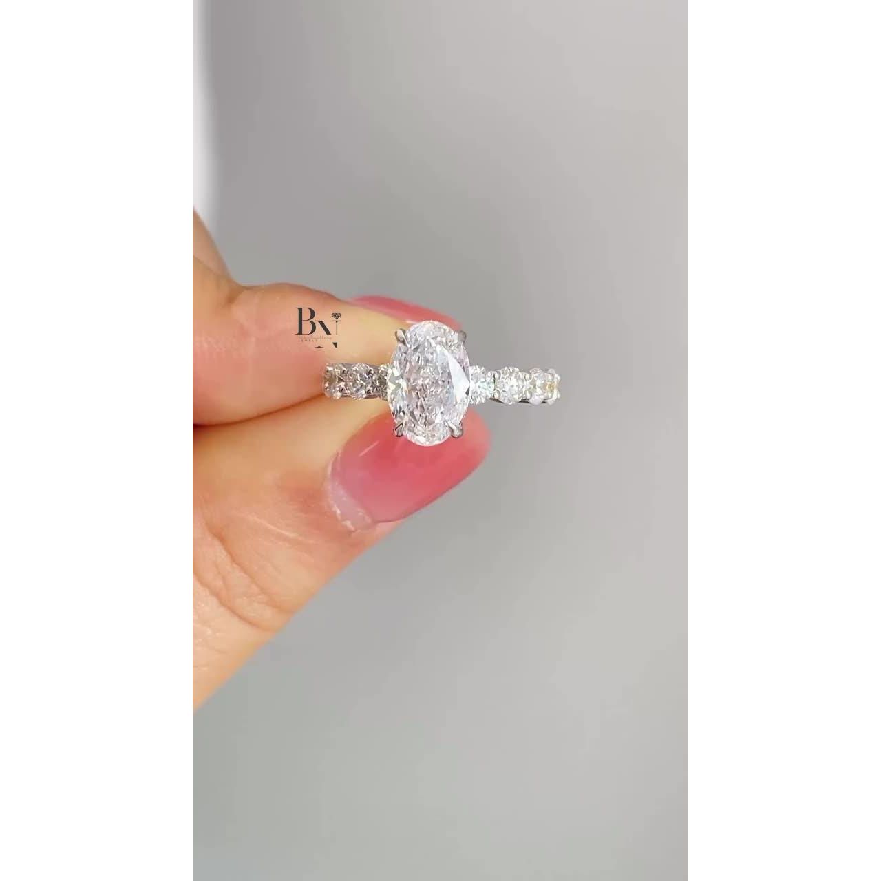 1.00 CT Oval Lab Grown Diamond Ring, Graduated Diamond Engagement Ring, White Gold Wedding Ring, Anniversary Gift For Women, Statement