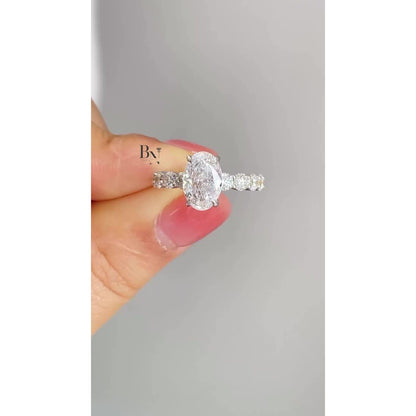 1.00 CT Oval Lab Grown Diamond Ring, Graduated Diamond Engagement Ring, White Gold Wedding Ring, Anniversary Gift For Women, Statement