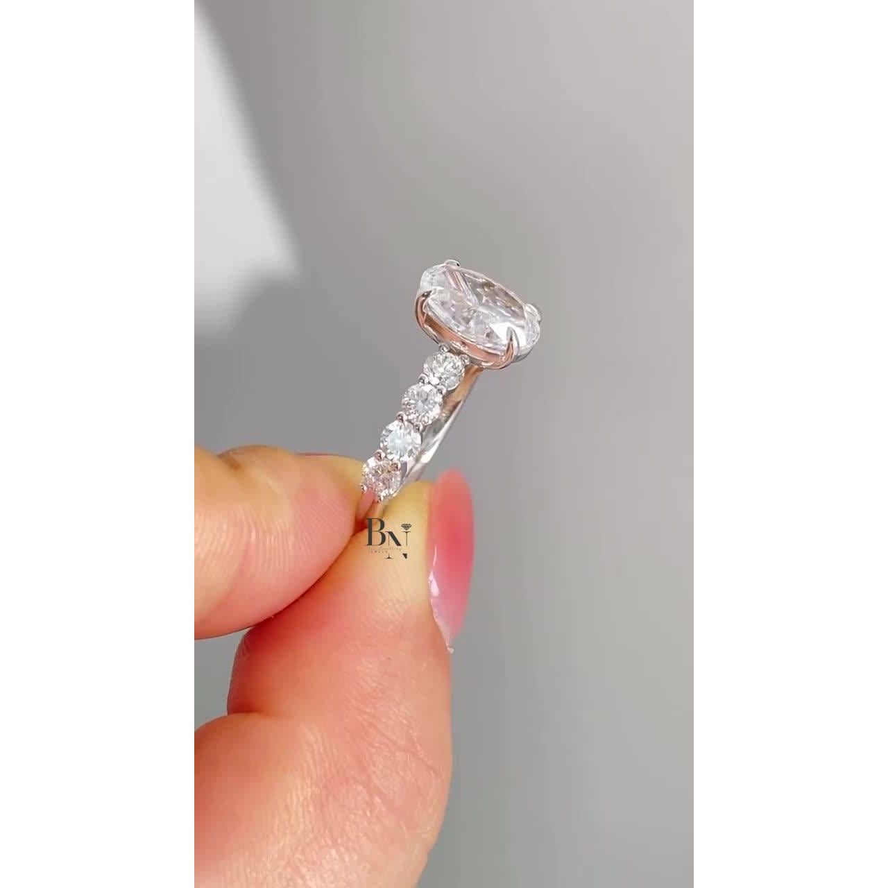 1.00 CT Oval Lab Grown Diamond Ring, Graduated Diamond Engagement Ring, White Gold Wedding Ring, Anniversary Gift For Women, Statement