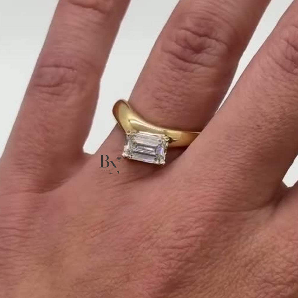 1.00ct Emerald Lab Diamond Engagement Ring | East West Bypass Solitaire | Yellow Gold Tension Set Modern Bridal Ring | IGI Certified